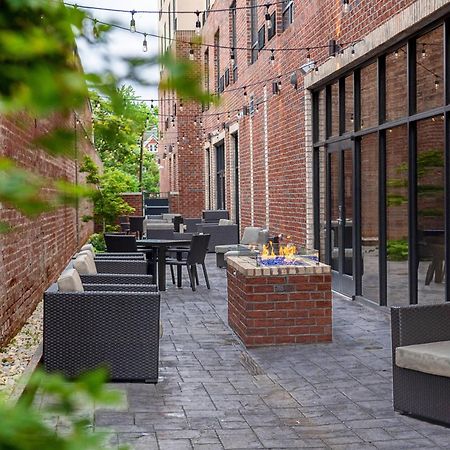 Courtyard Winston-Salem Downtown Hotel Exterior photo